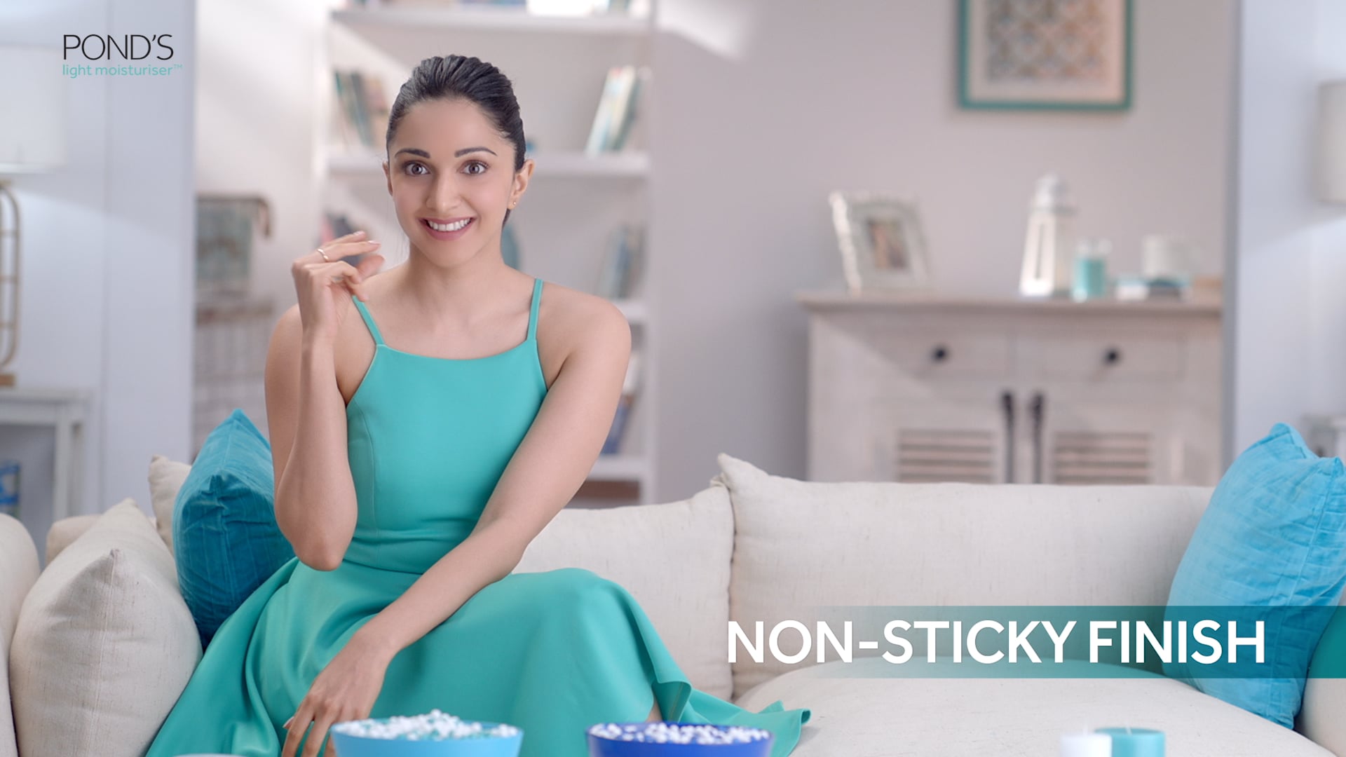PONDS Light Moisturiser | Kiara Advani | TVC | "Non-sticky, Fresh Glow, All Seasons" (1 of 2)