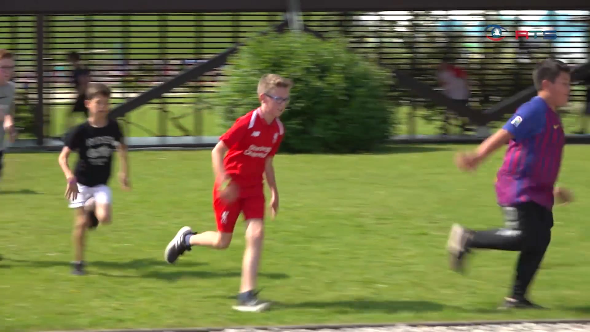 der-schullauf-der-nms-strasswalchen-zu-gunsten-der-krebshilfe