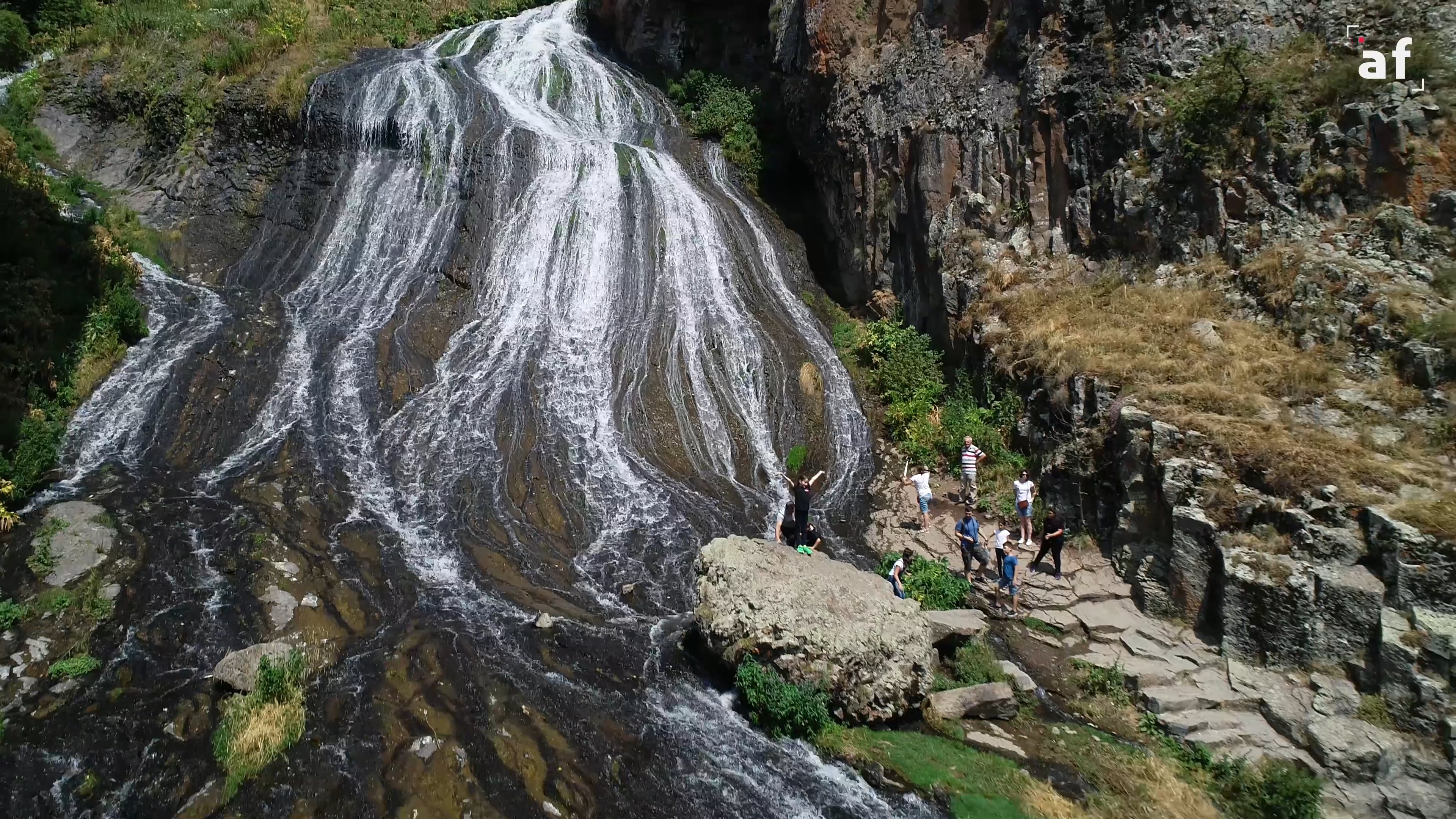 Водопад армении фото