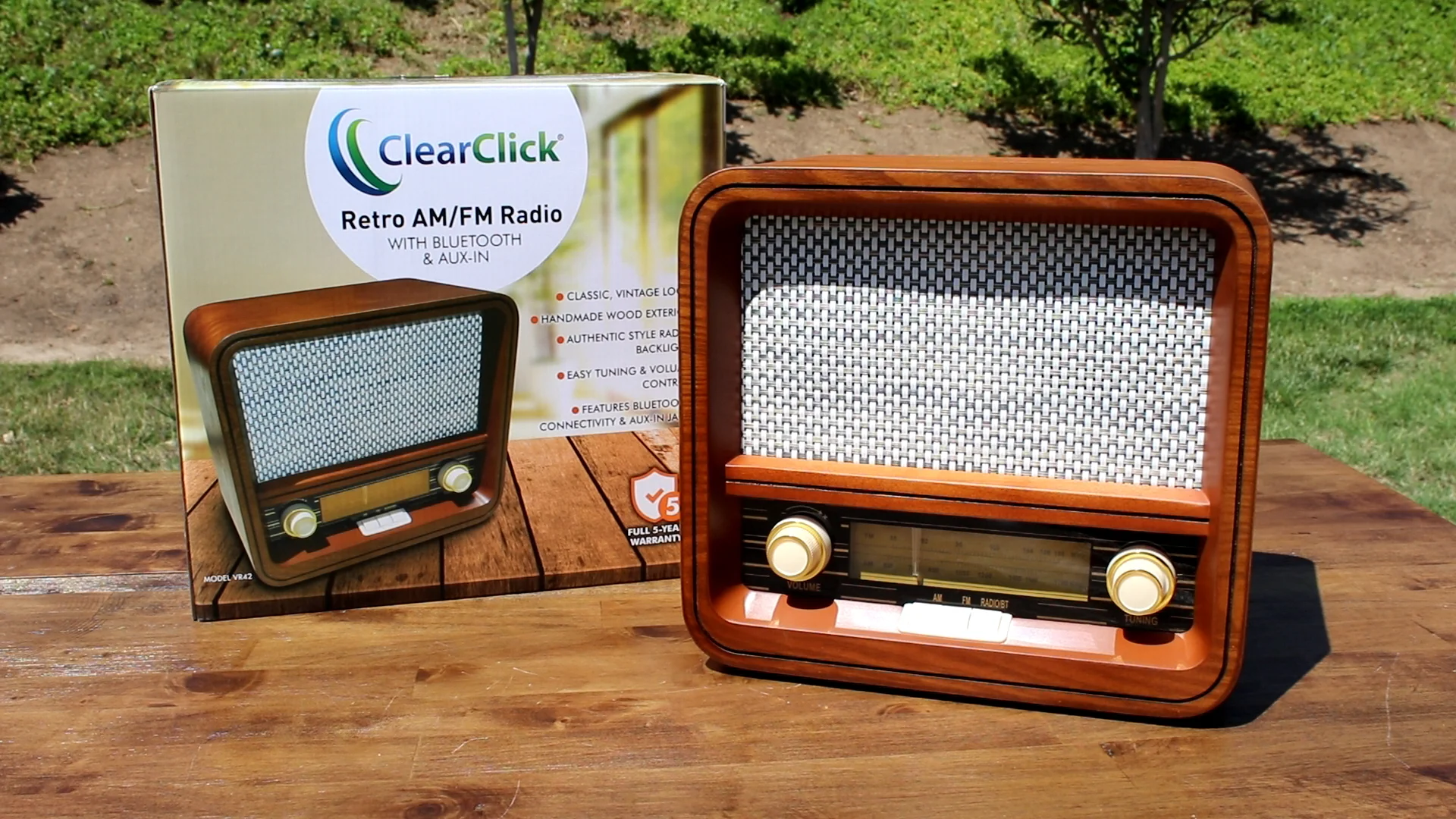 ClearClick Retro AM/FM Radio with Bluetooth - Classic Wooden