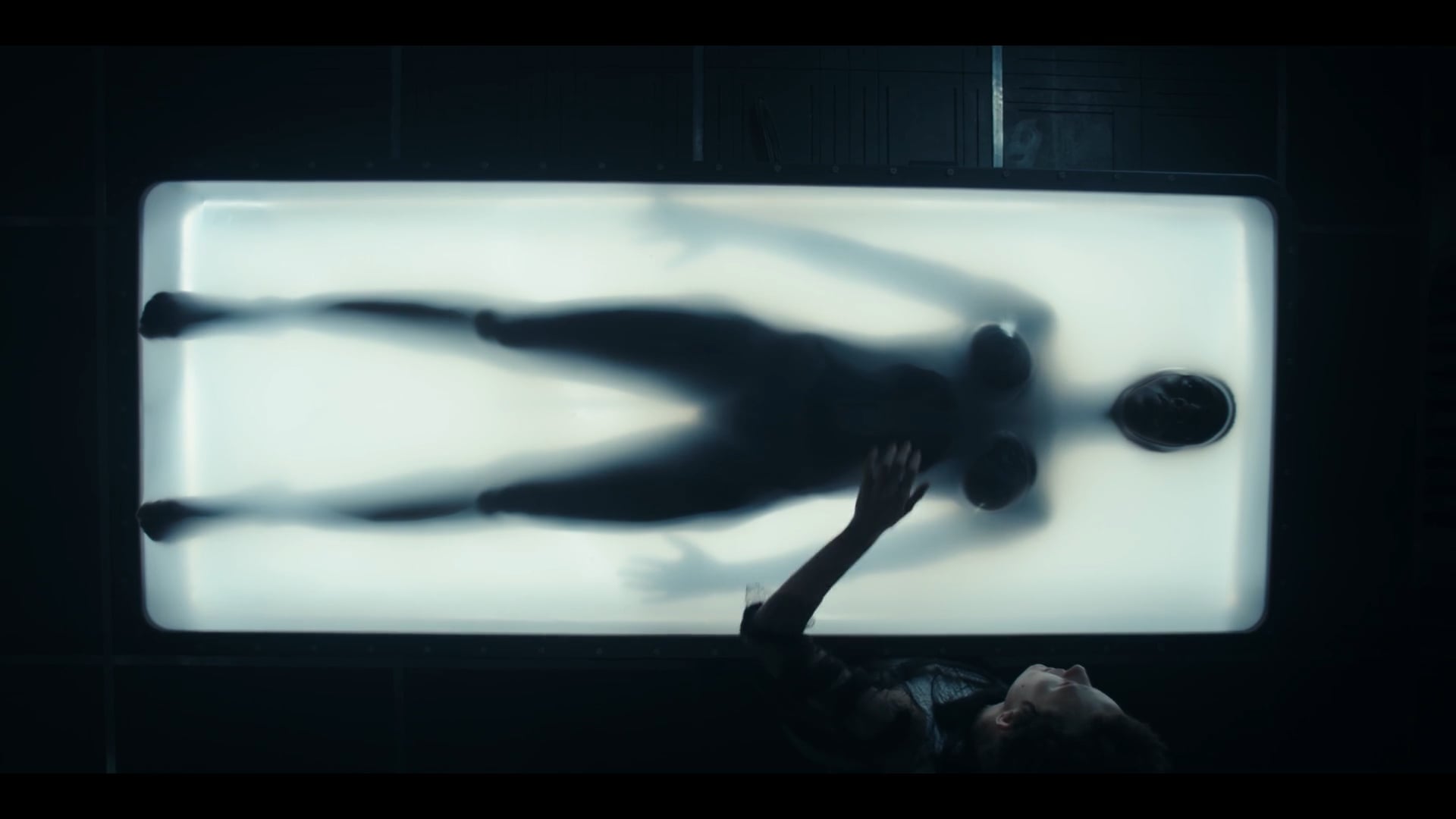 Nightflyers - SDCC Trailer "Warning"