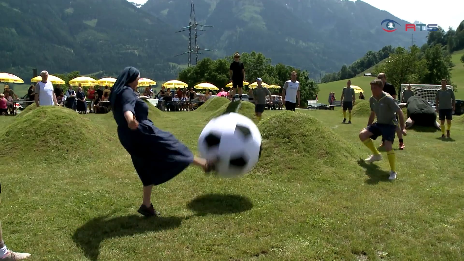 besondere-regeln-und-interessante-persoenlichkeiten-das-erstes-provinzenz-fussball-turnier