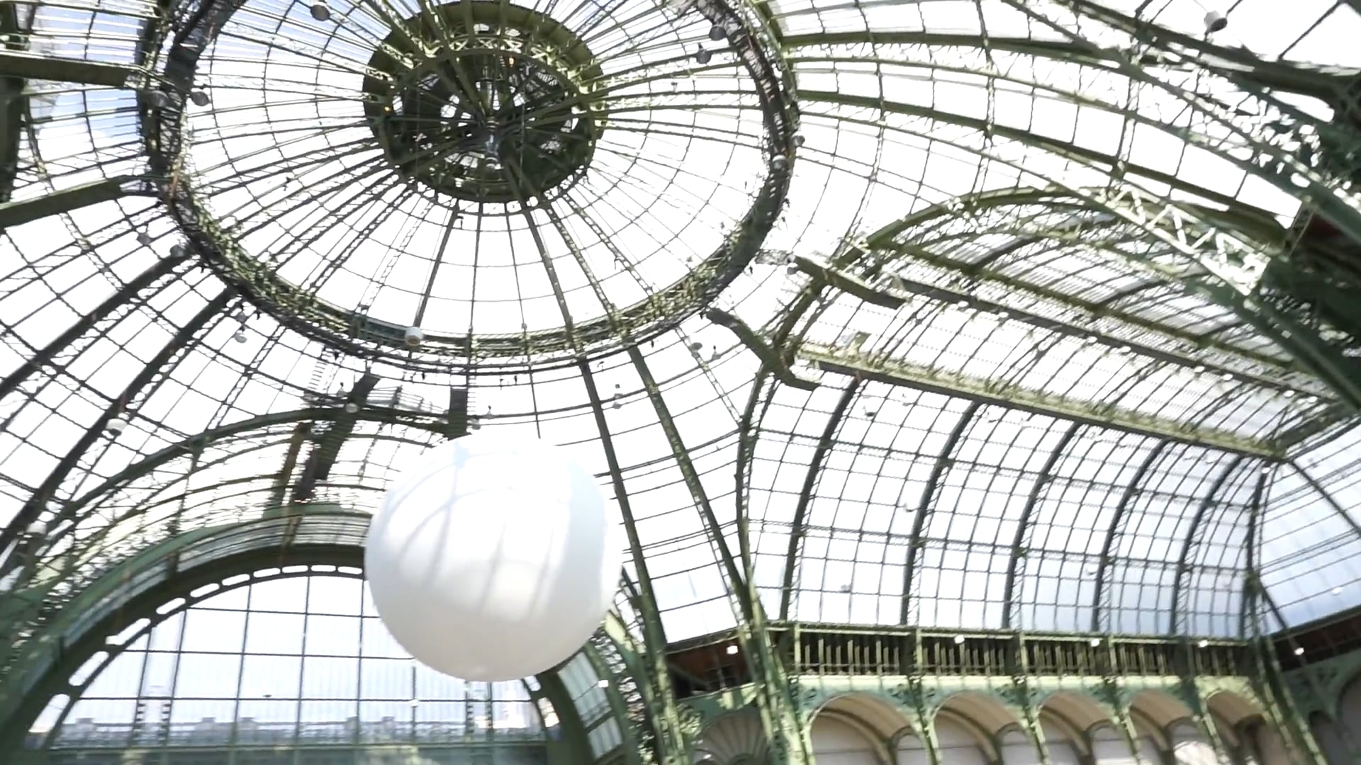 Backstage with MAM - Paris