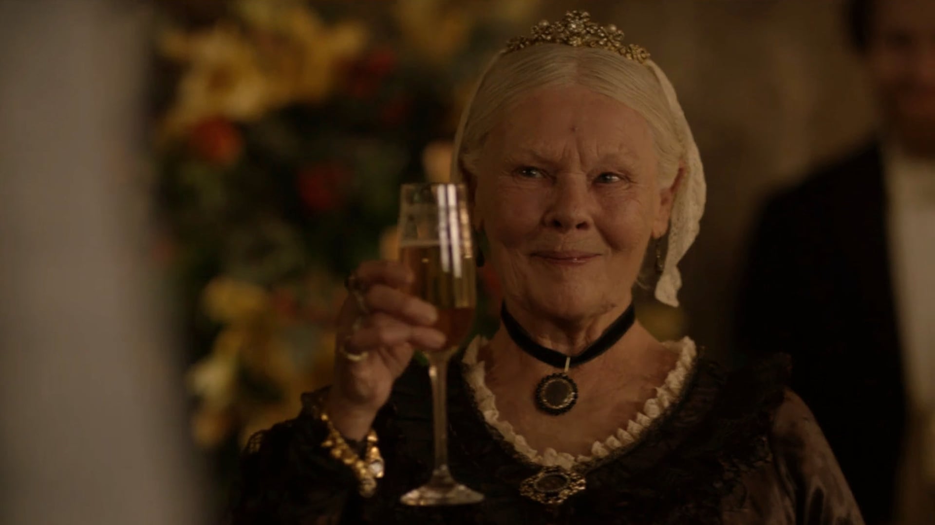 Victoria & Abdul - TV30 'Surprise'