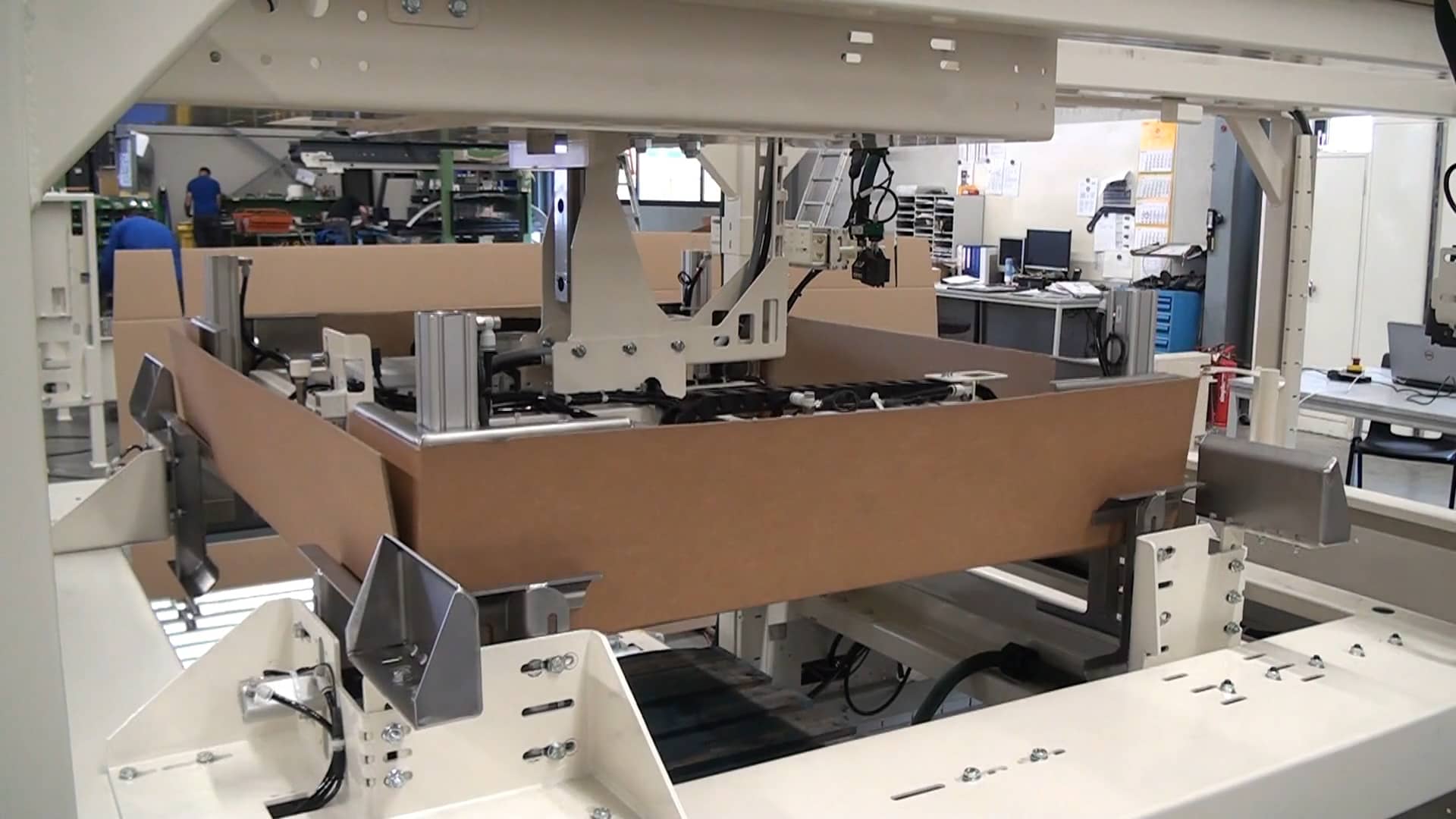 SYMACH Pallet Tray Former Dispenser on Vimeo