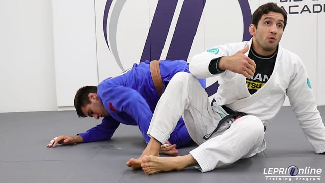 Single Leg Defense to Omoplata