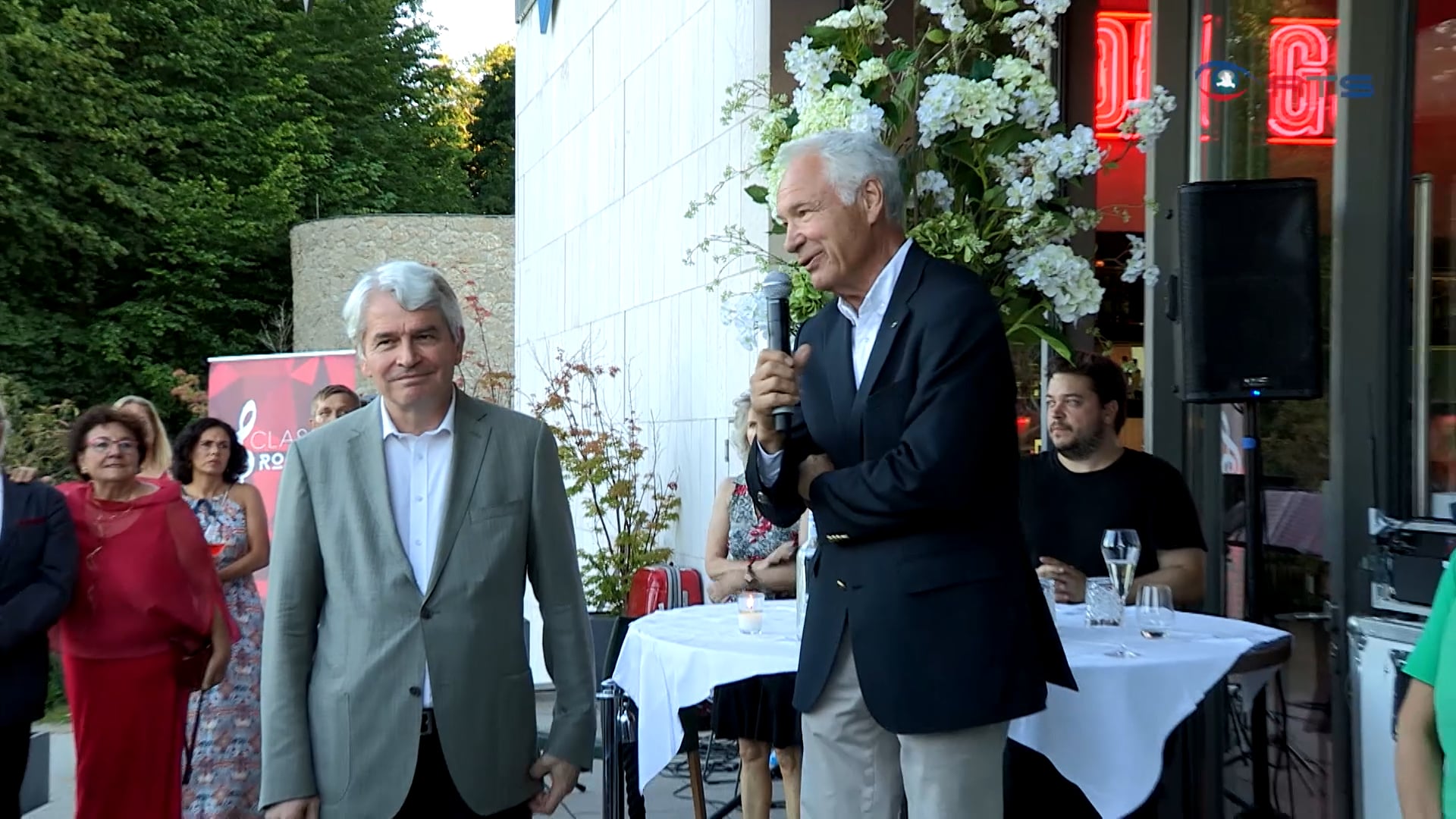 alumni-club-der-universitaet-salzburg-zelebriert-sommerfest-im-m32