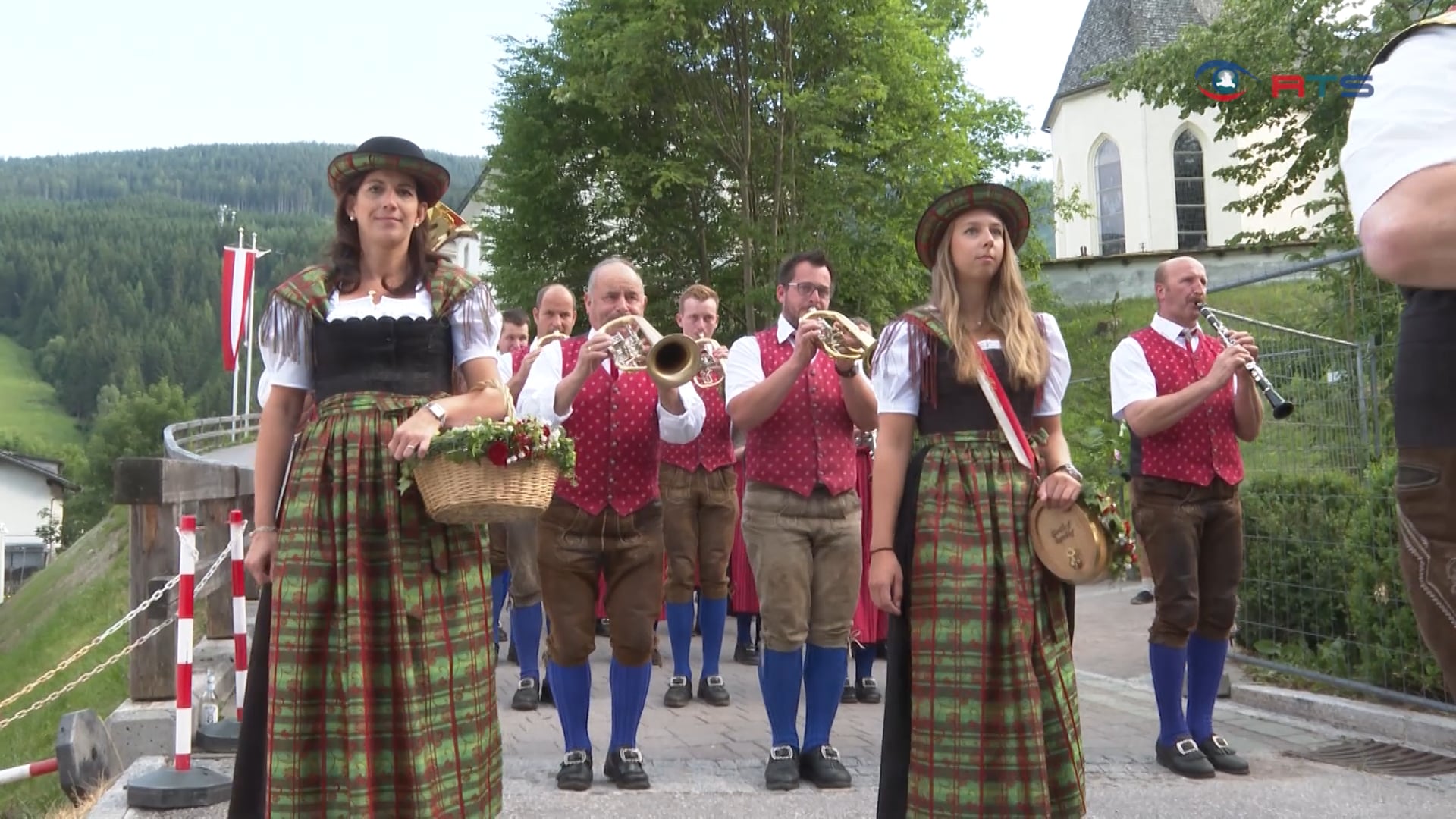 ausgelassene-partystimmung-bei-der-ersten-filzmooser-musiknacht