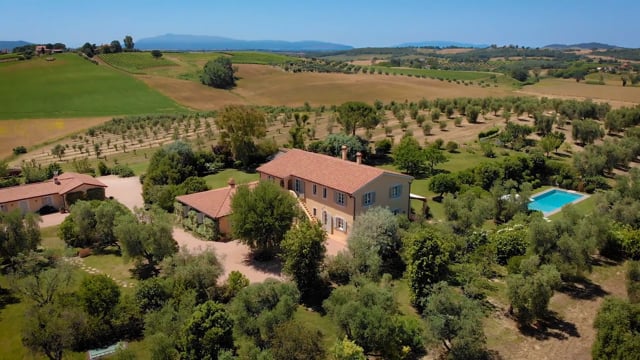 Wonderful villa with farm-house in Maremma