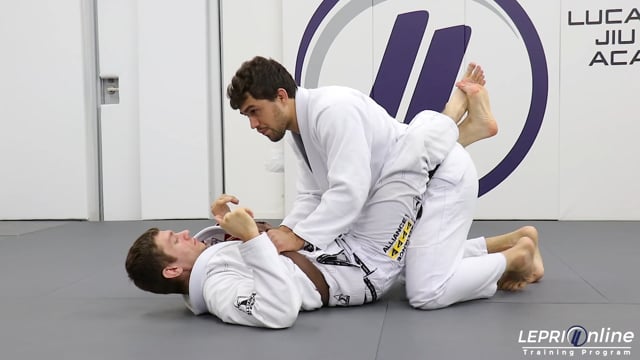 Double Under Pass Attempt to Clock Choke