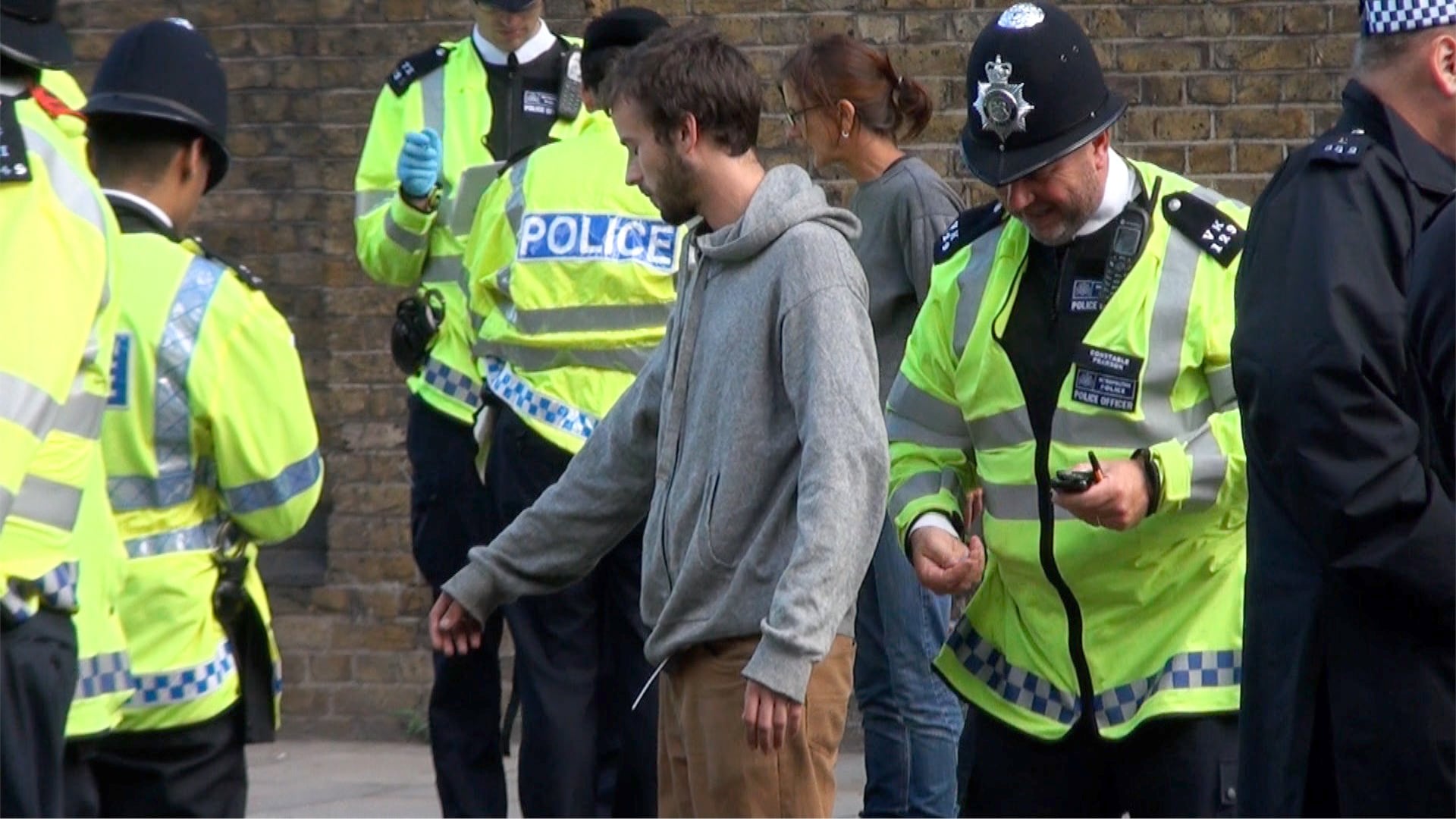 Riot Police Mass Arrest Tower Hamlets Anti-Fascists on Vimeo