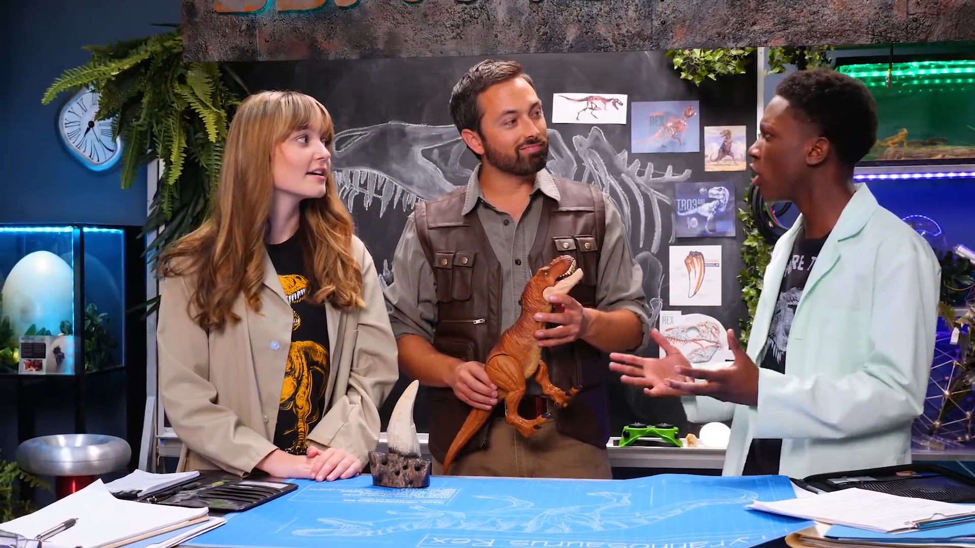 Sci Fi Test Lab - Metal T. Rex Attacks Car