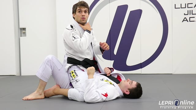 Cross Collar Choke From Mount Position