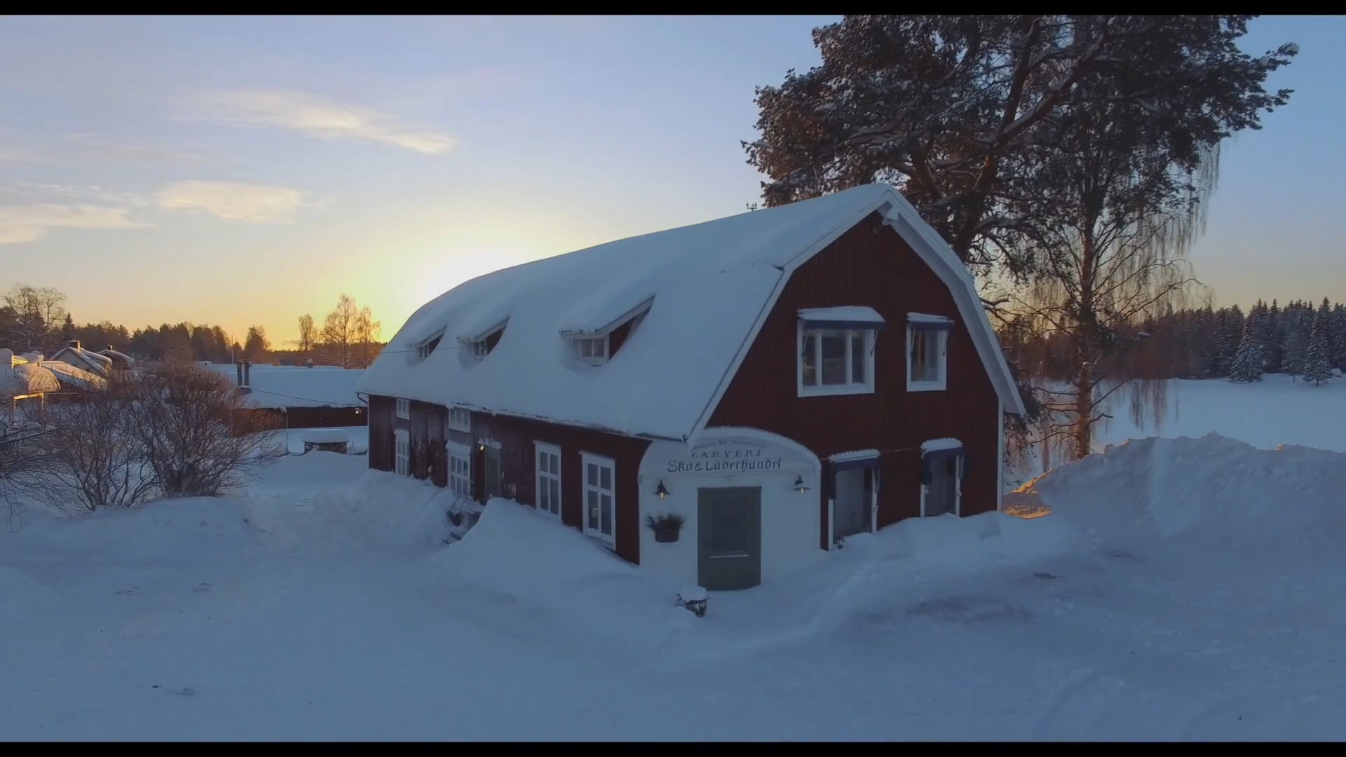 DRONE-OPS – Bande annonce du reportage fait en Suède pour GREEN DOOR STORIES