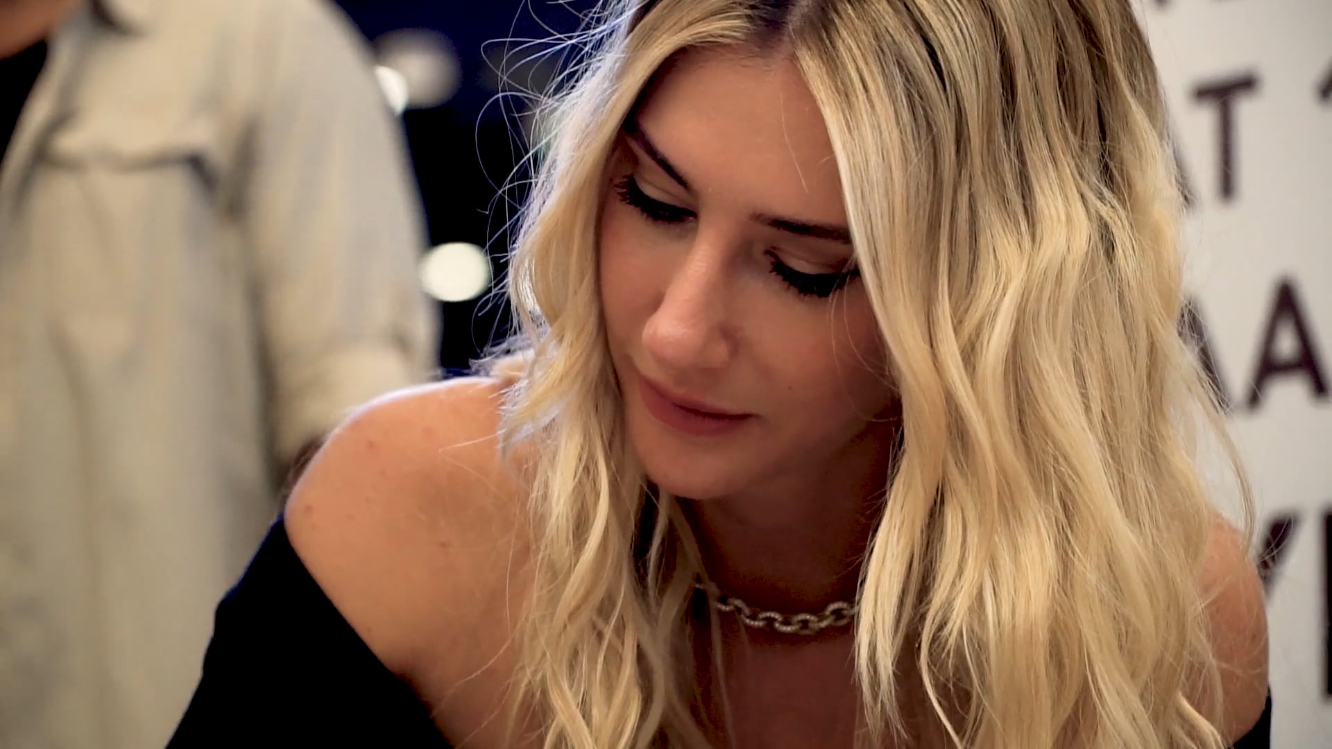 Şeyma Subaşı 'Sadece Şeyma' İmza Günü