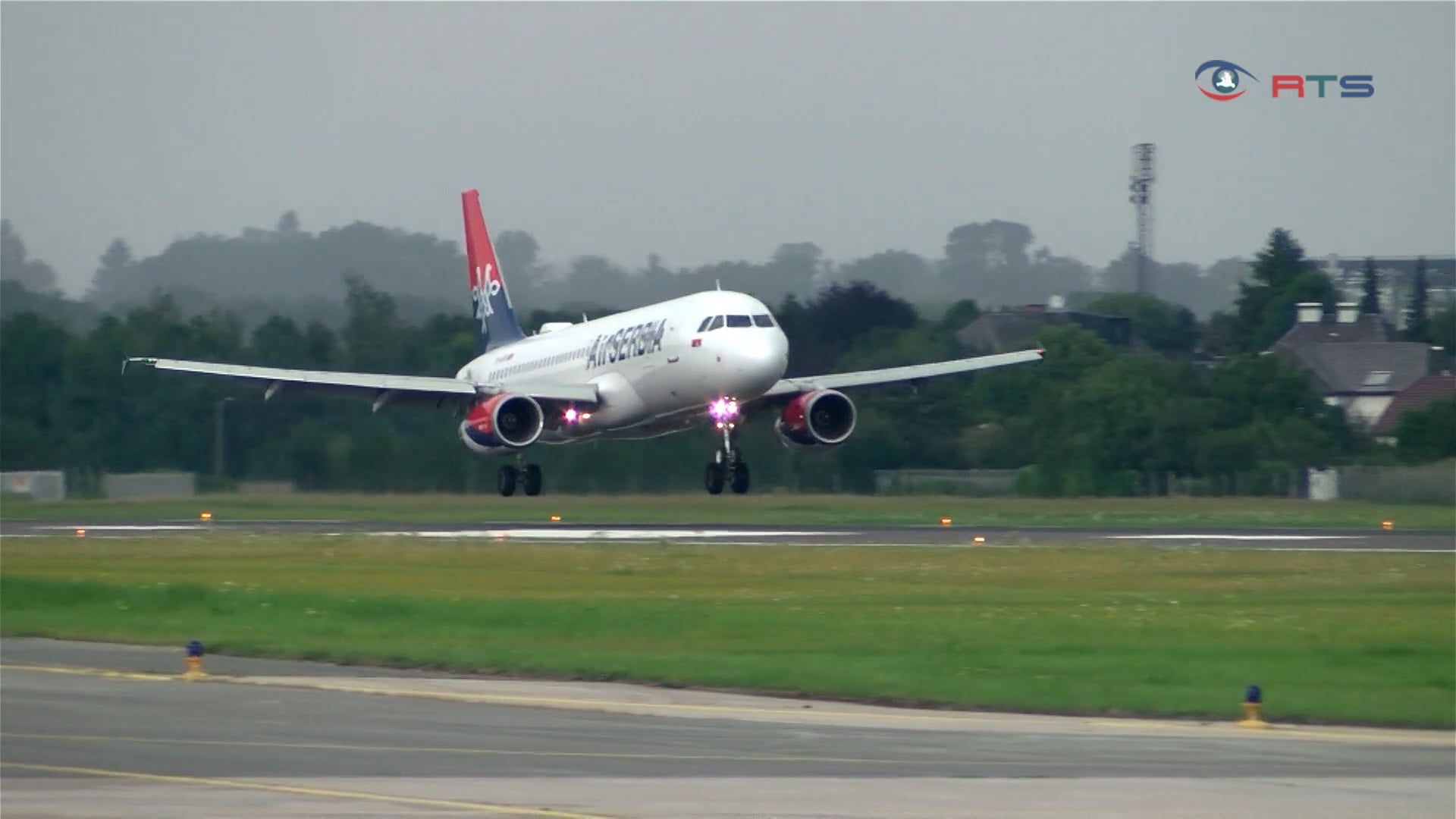 von-salzburg-nach-serbien-erstlandung-der-air-serbia-am-flughafen-salzburg