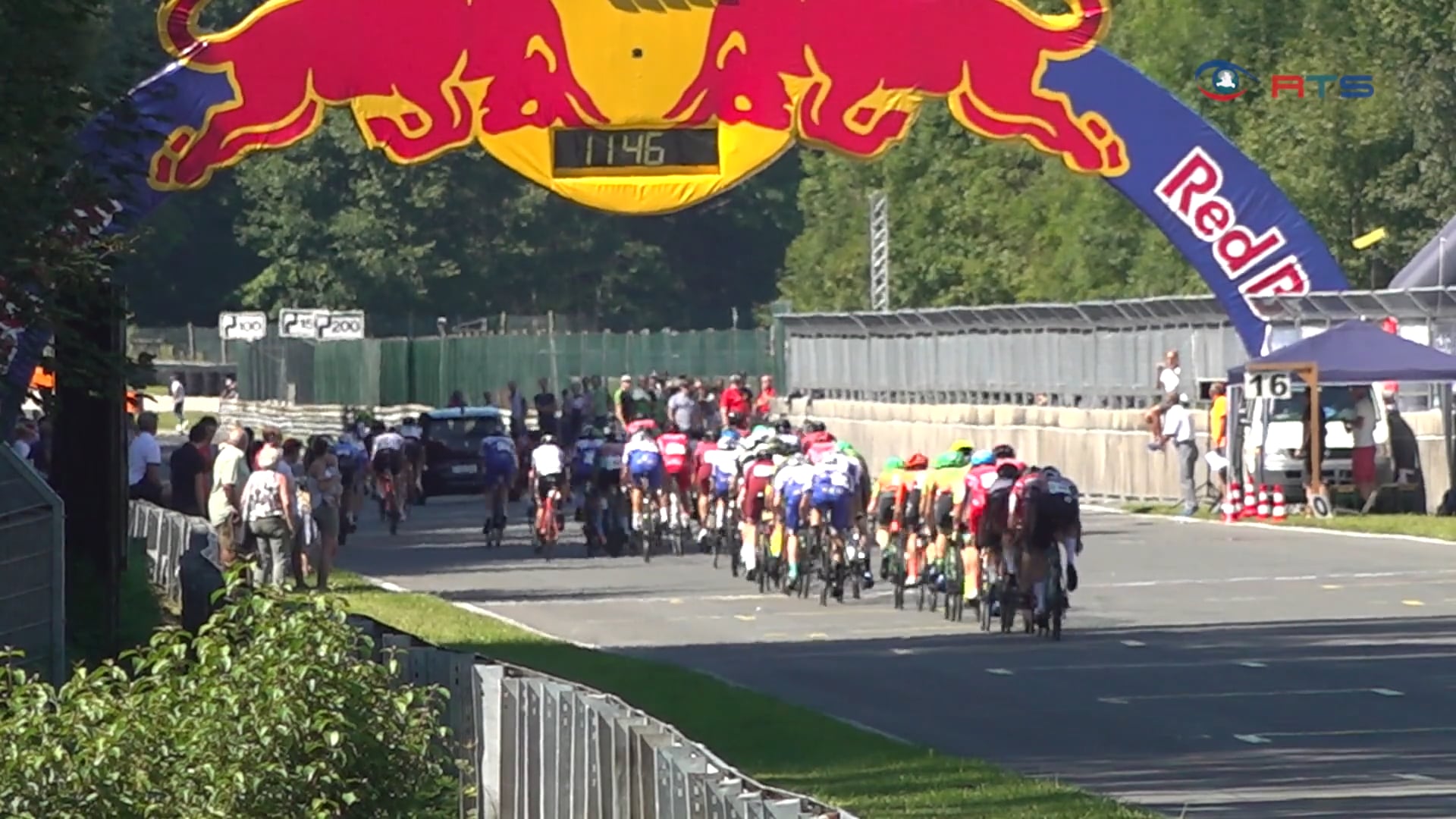 tag-des-rades-mit-dem-rennrad-ueber-den-salzburgring