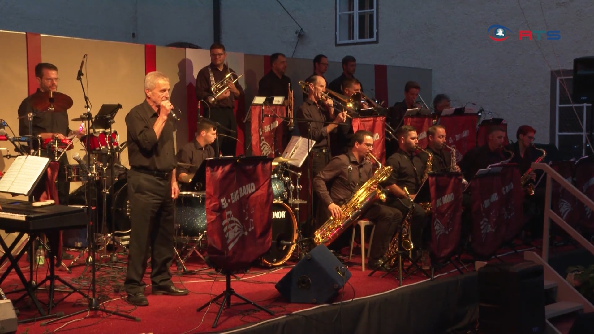 salzburg-land-big-band-konzertiert-auf-der-burg-golling