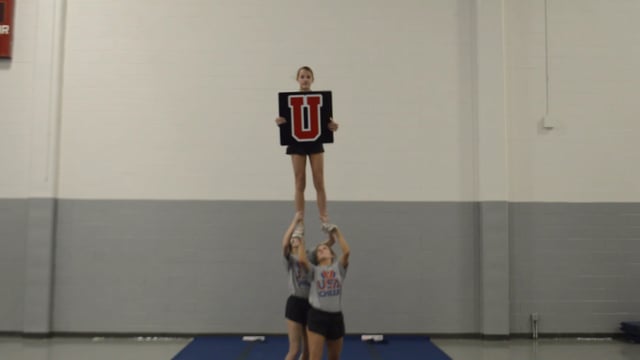 Handing sign to spotter in single base hands