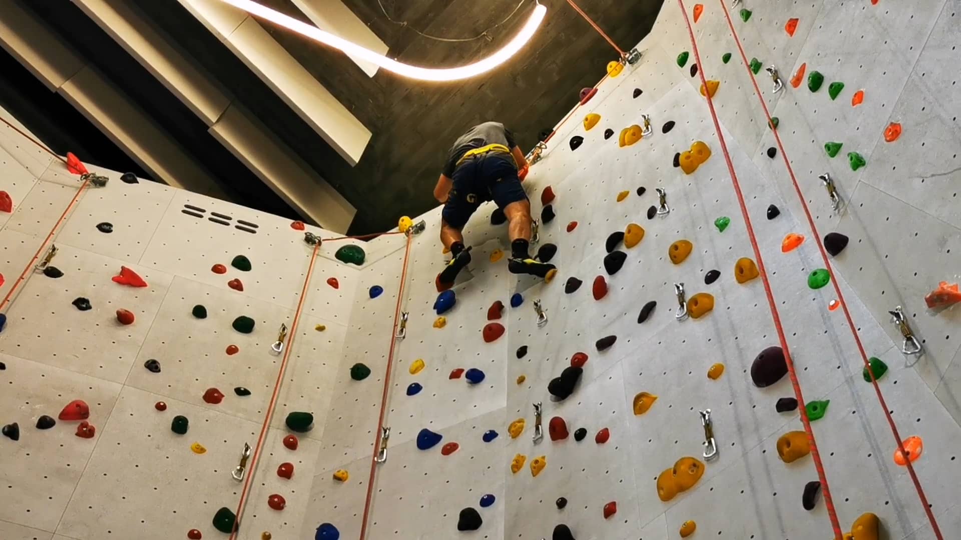 Arrampicata 5° grado on Vimeo