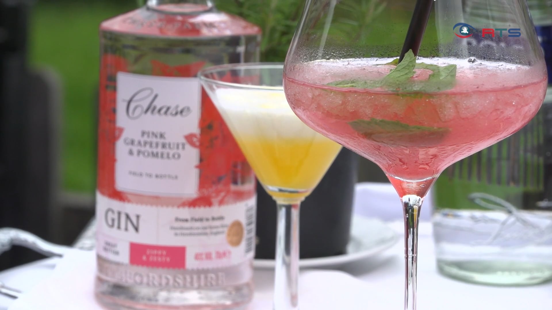 revolution-in-der-gastro-kuenstliche-intelligenz-mixt-drinks