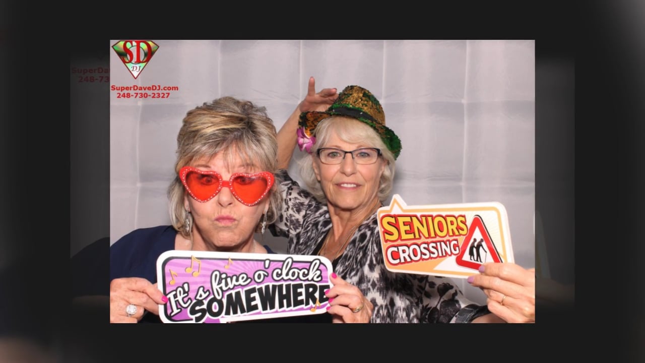 Krin4theWin Wedding Photo booth