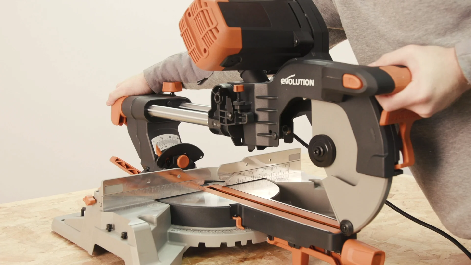 Evolution 185 deals sliding mitre saw