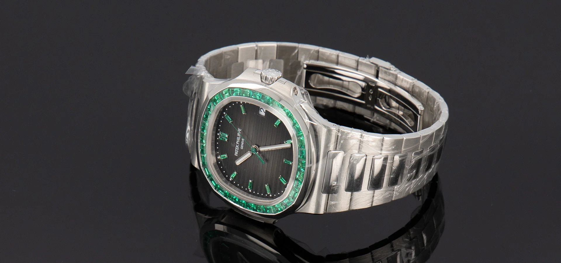 Patek 5711 platinum online emerald