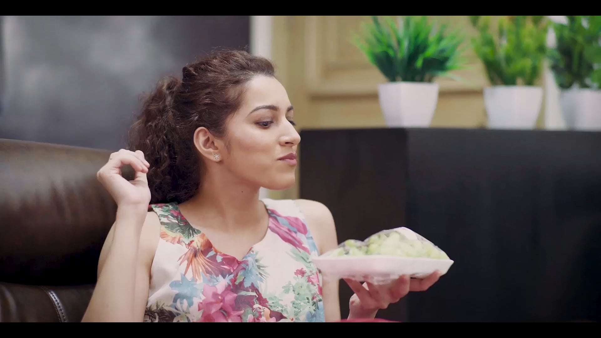 Tazaa Kitchen advertisement - Delivery