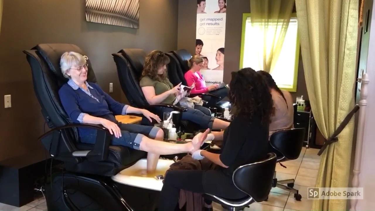 Hands & Feet – Pineapple Day Spa