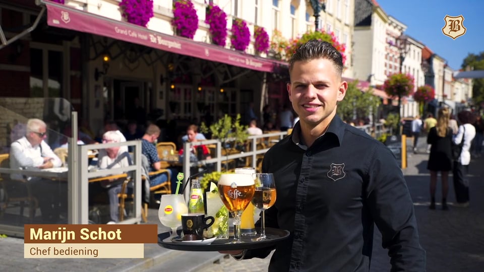 Video afspelen "Wervingsvideo | Grand Cafe Hotel de Bourgondiër - Horeca (2020)"