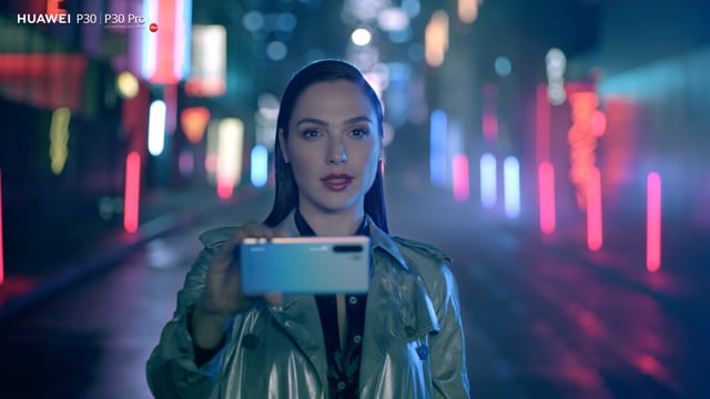 Huawei P30 ft. Gal Gadot