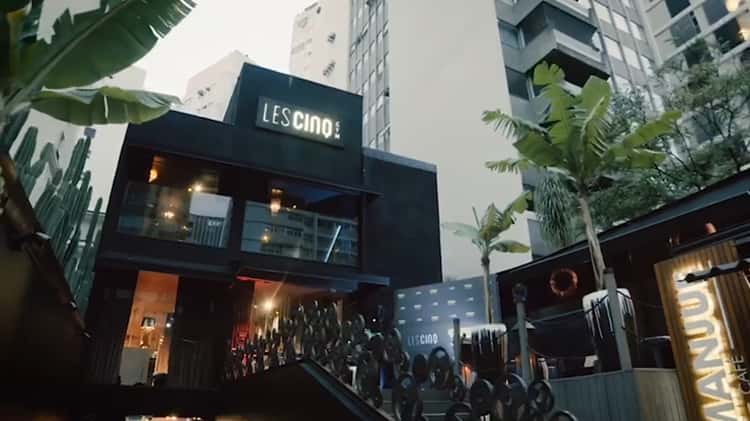 Les Cinq Gym in Sao Paulo chooses Technogym on Vimeo