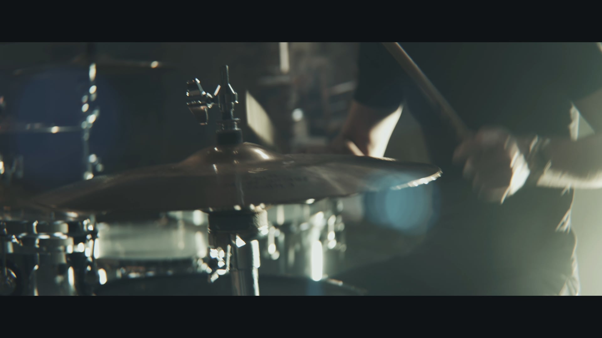 LSK | Kovic - Falling (Music Video)