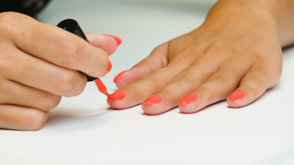 Video afspelen "Instructiefilm | Nails4You - Nail polish (2019)"