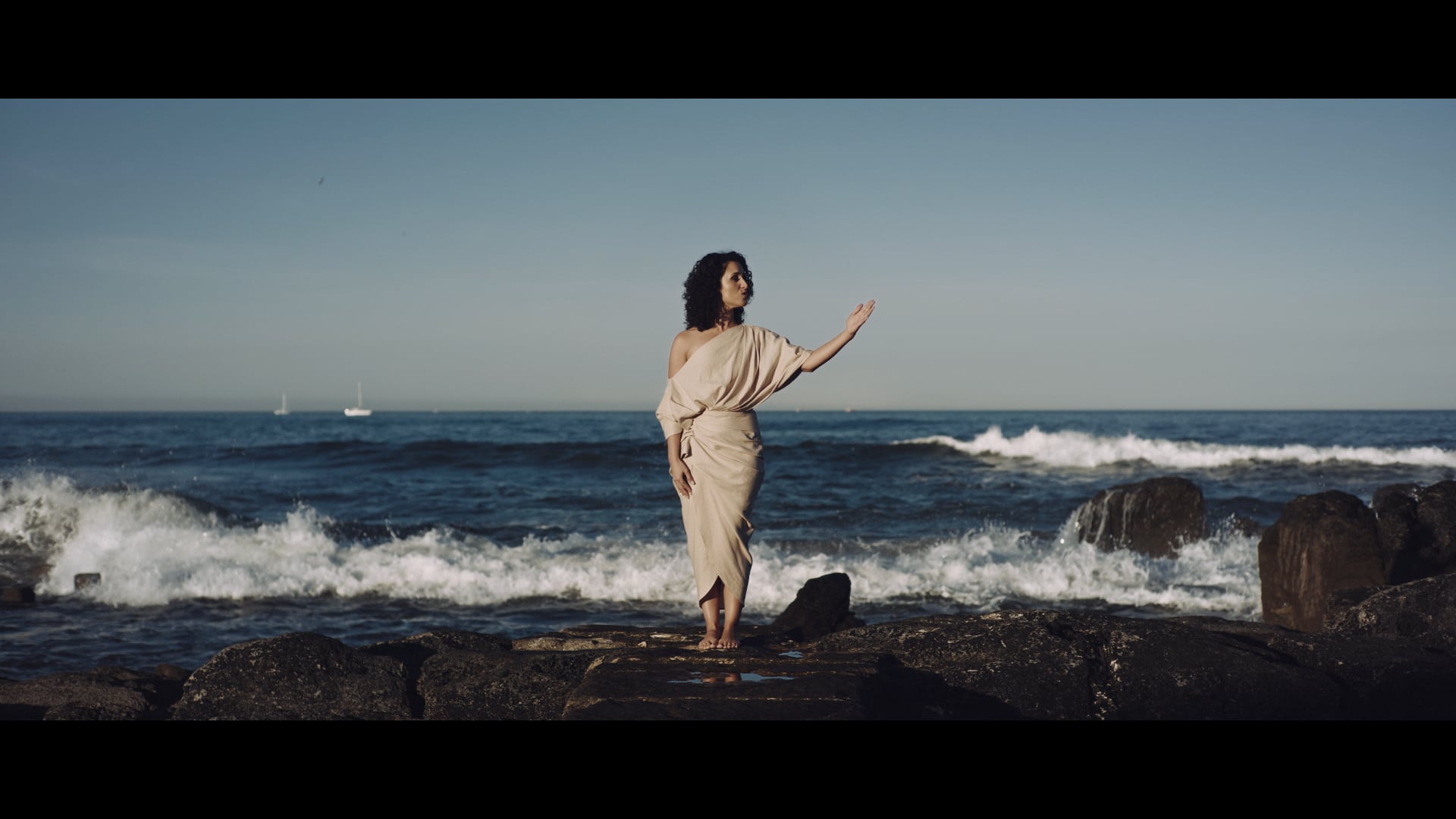 Maria Mendes - Barco Negro [Official Music Video]