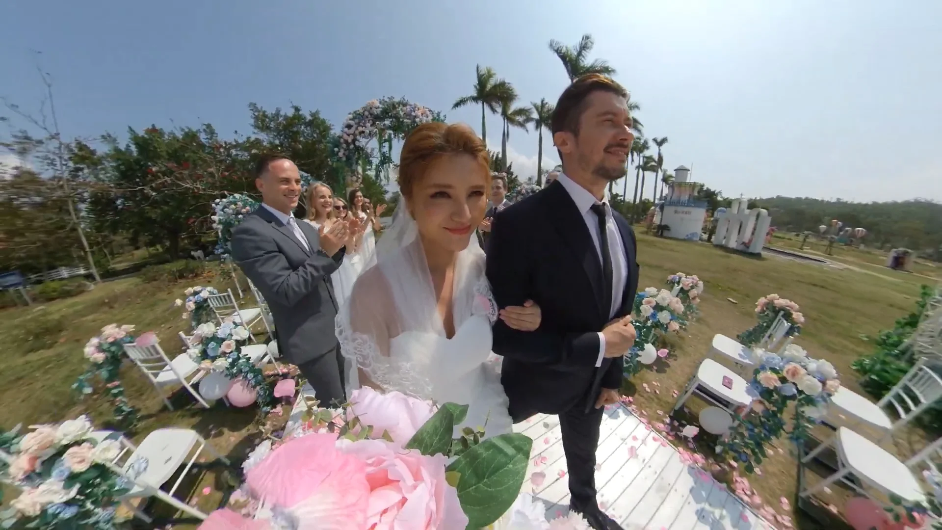 360 video sample on Vimeo
