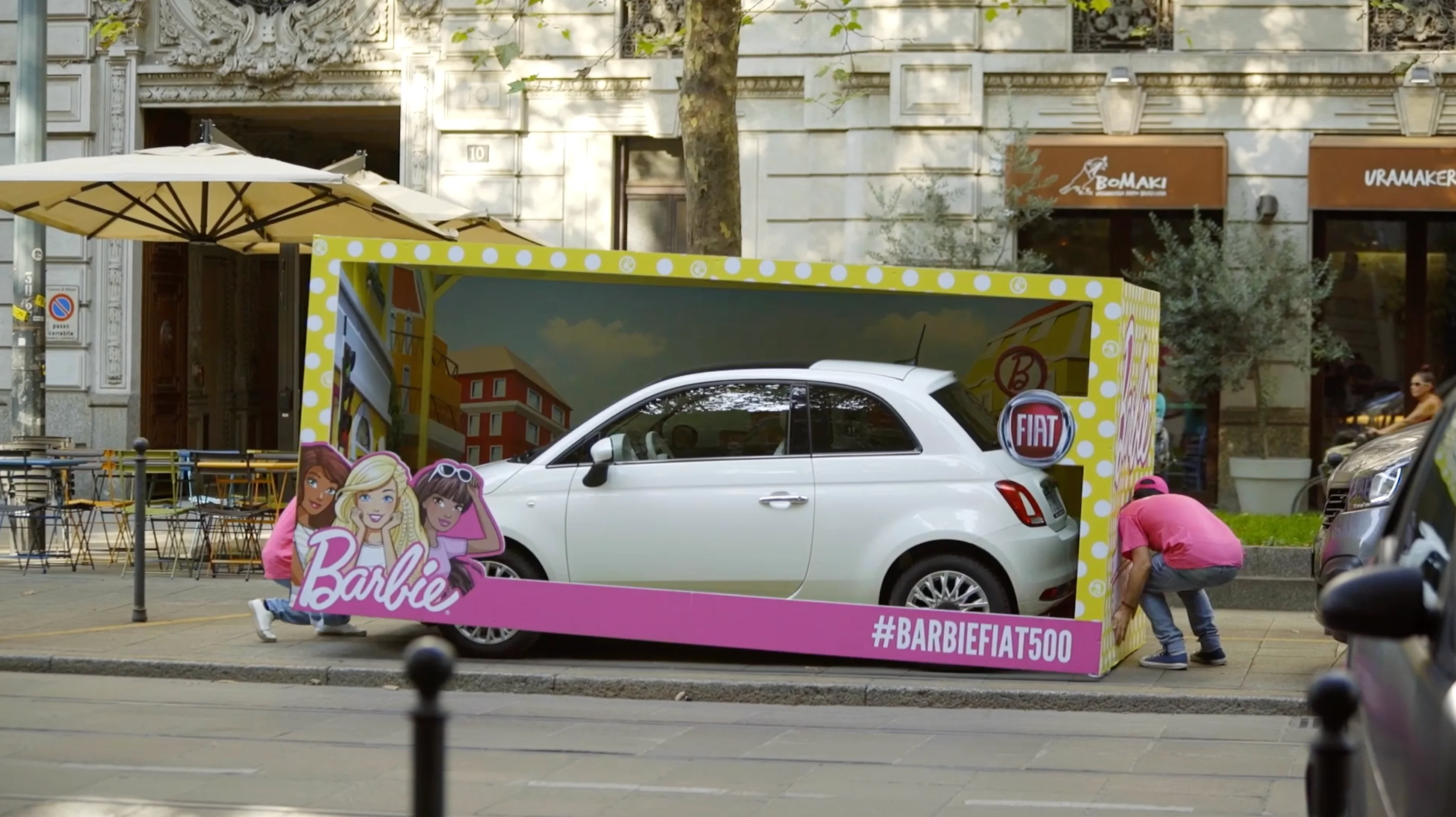 La mítica casa Bonacina diseña en ratán el Fiat 500 en clave Barbie