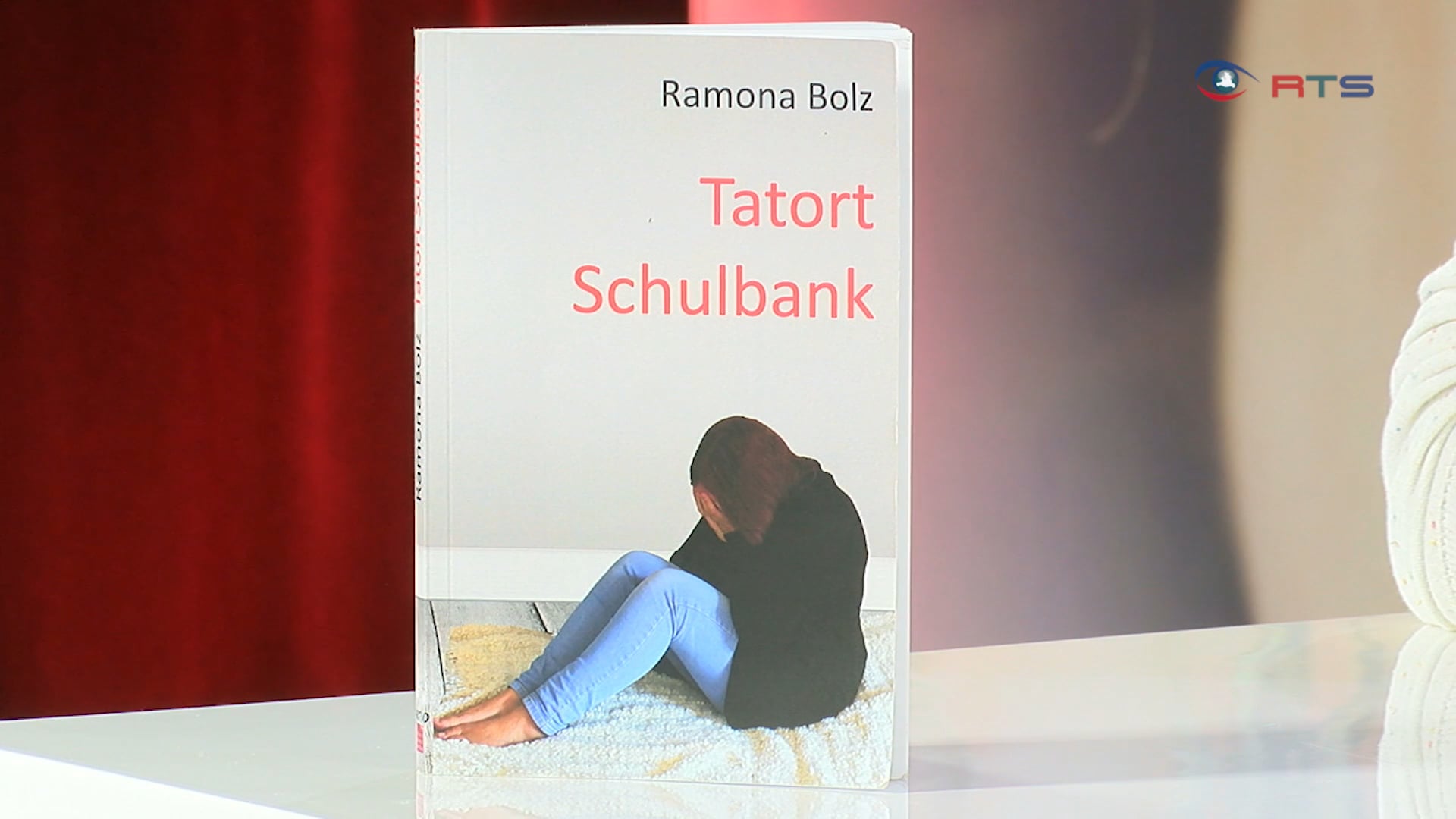 tatort-schulbank-ramona-bolz-ueber-ihr-neues-buch-zum-thema-mobbing