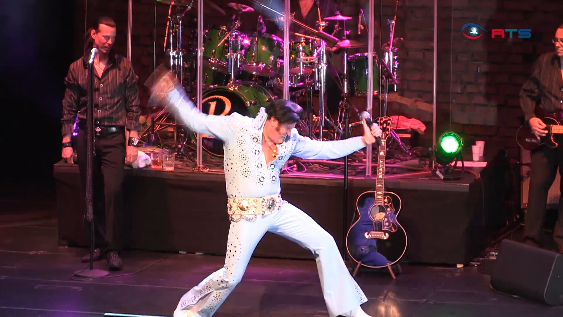 elvis-lebt-der-lungauer-rusty-begeistert-mit-spektakulaerer-las-vegas-show