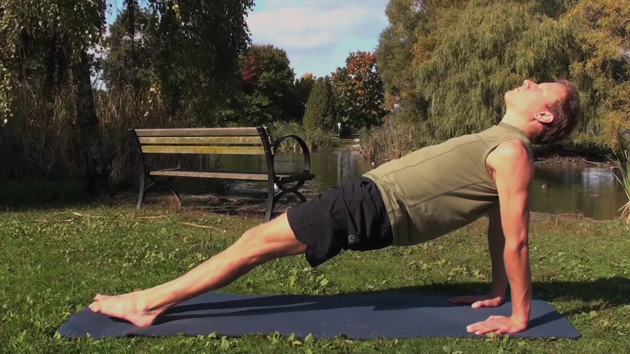 Purvottanasana: Pose to stretch the front of the body 