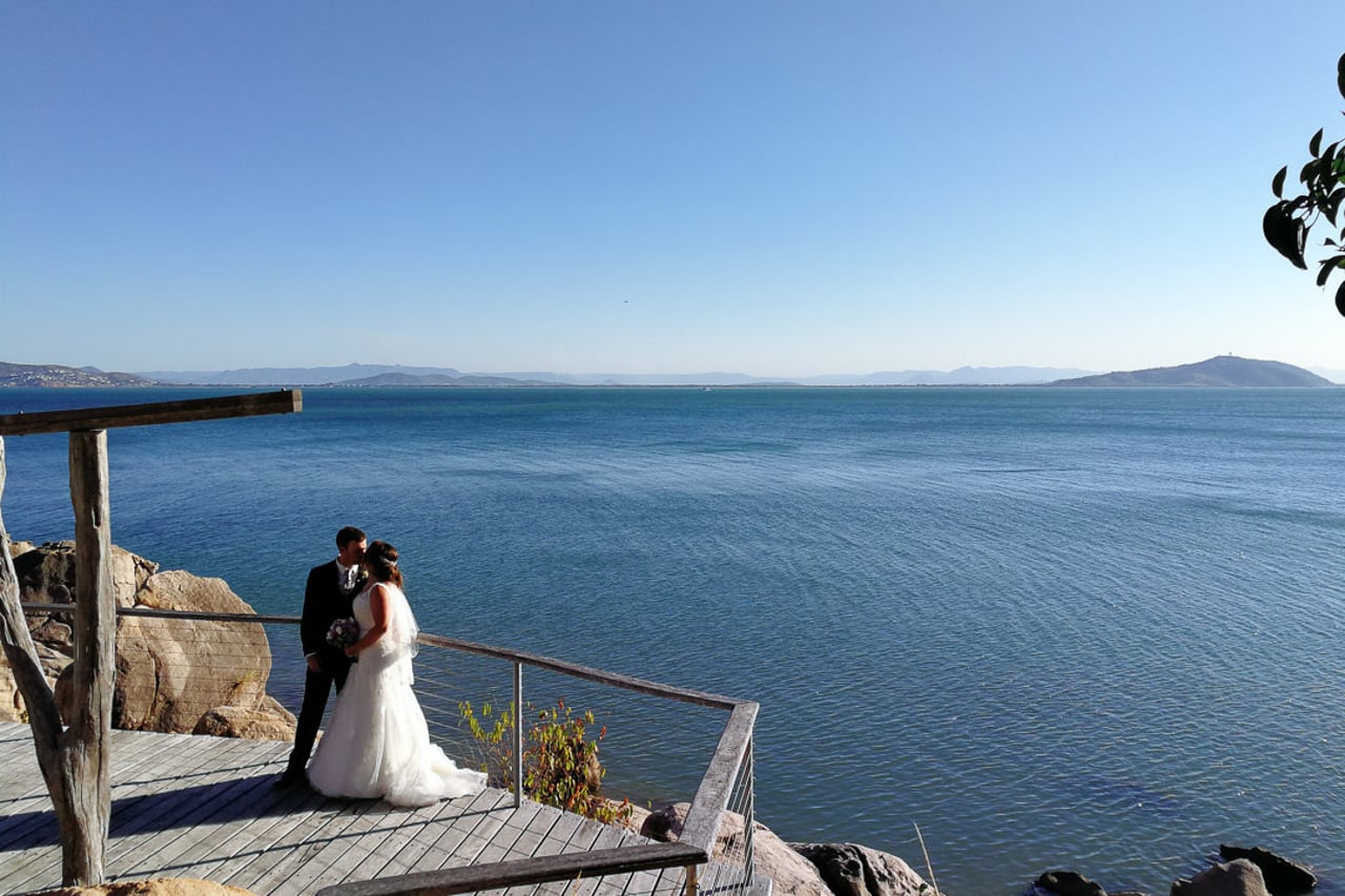 Amaroo on Mandalay Wedding Video, Magnetic Island - Natalie and Ben