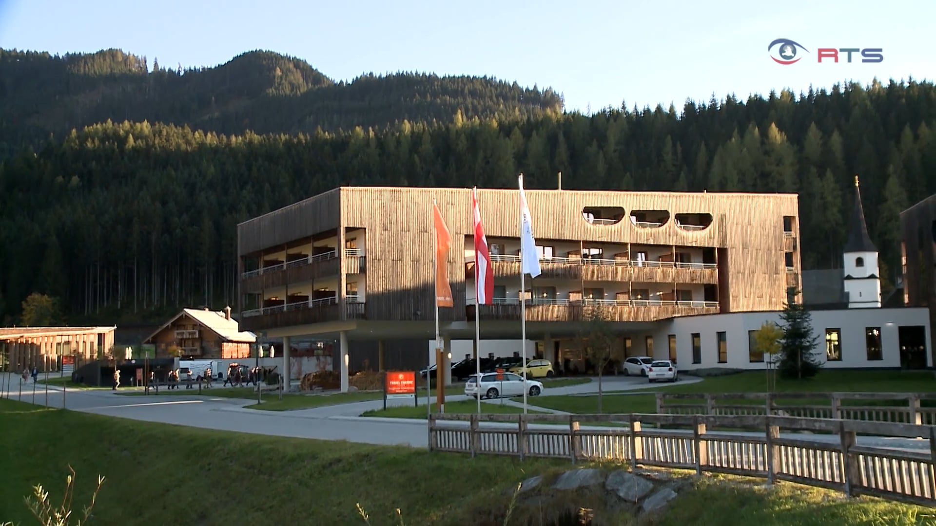 podiumsdiskussion-zum-1-klimagipfel-tourismus-in-werfenweng