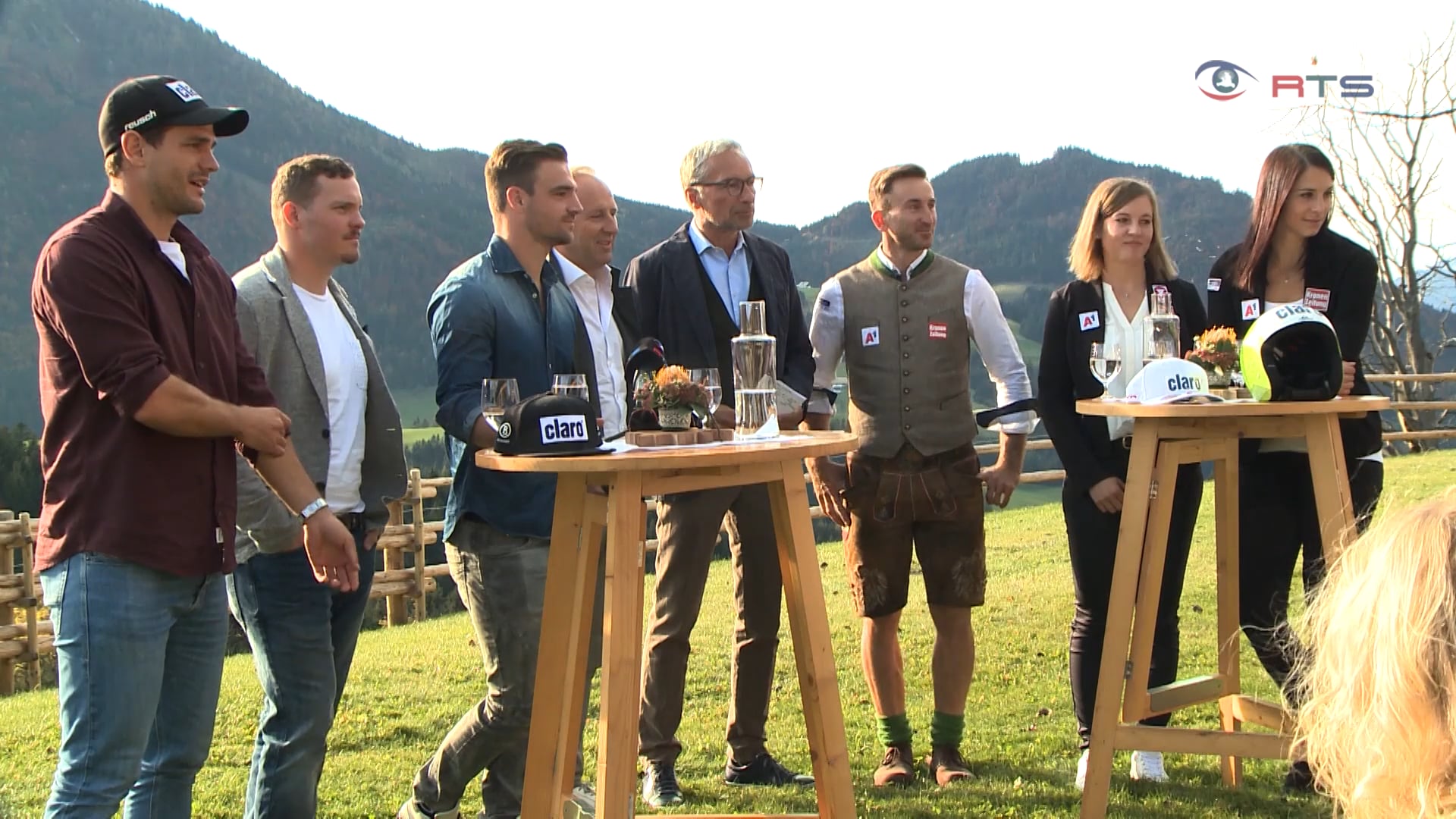 claro-sponsert-sieben-ski-rennlaeufer-aus-oesterreich-schweiz-und-deutschland
