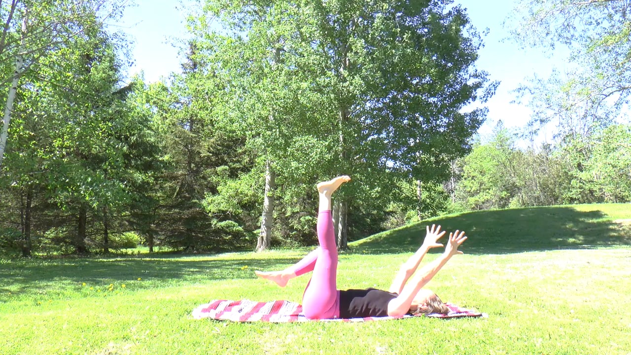 13. Yoga matinal - Débordez d'énergie avec Maryse Lehoux (9 minutes)