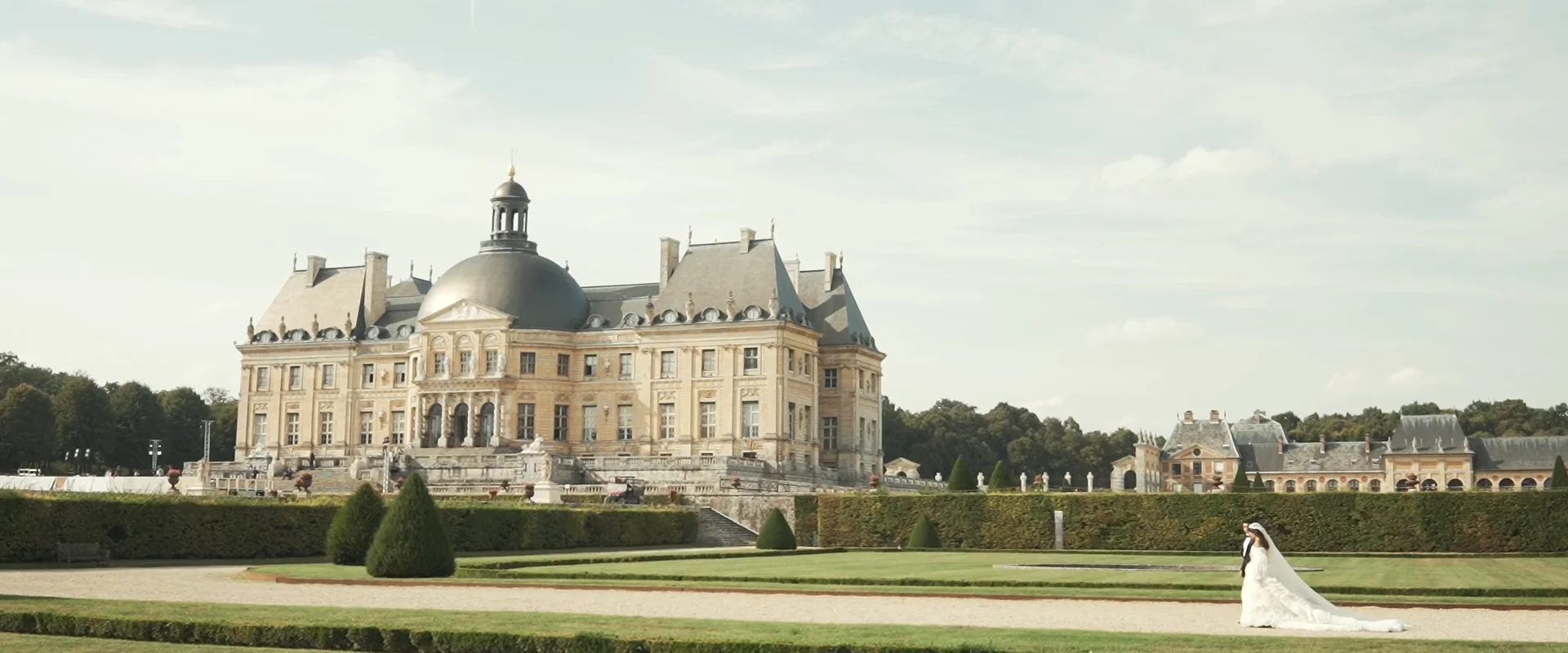 Your Royal Wedding At Chateau de Vaux le Vicomte - Audrey