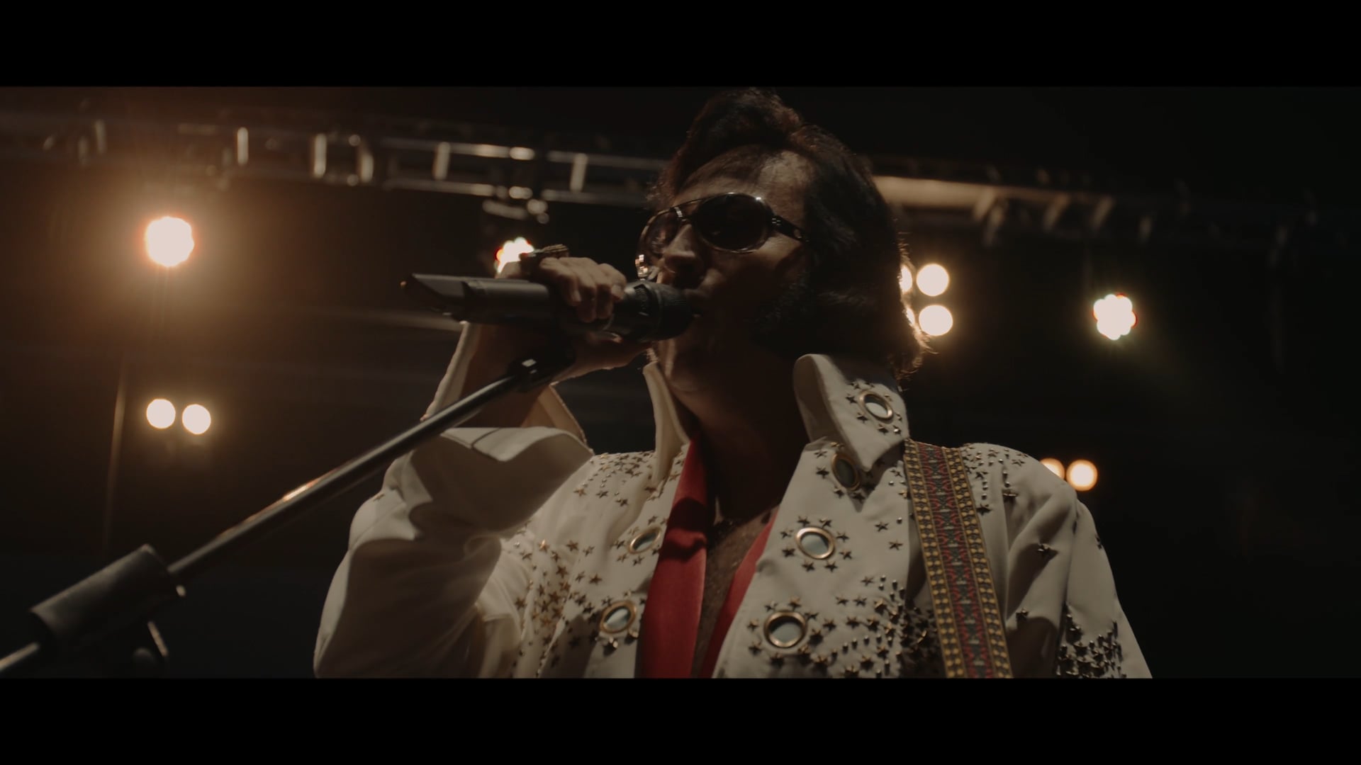 ELVIS - An Untold Parallel Universe Story