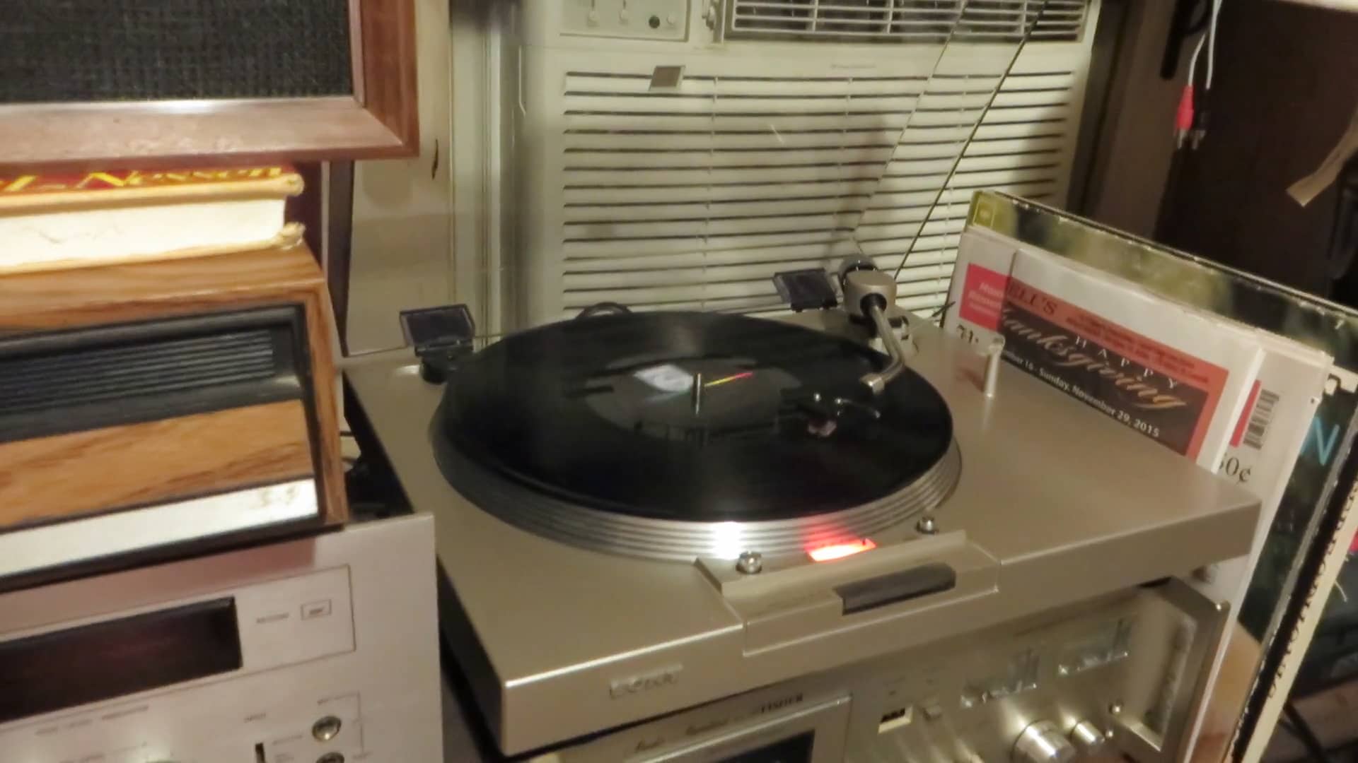 Sony Stereo Turntable System PST1, testing a Paul Maurait LP on Vimeo