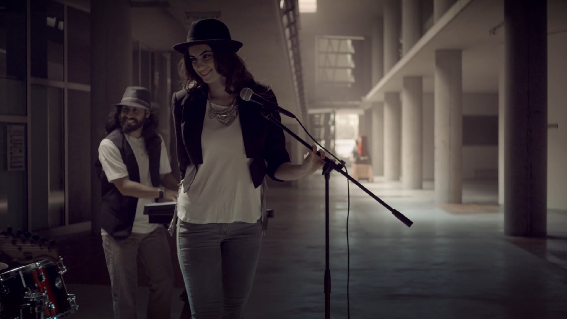 MegaOne tv 'Magic Laterna' Ident