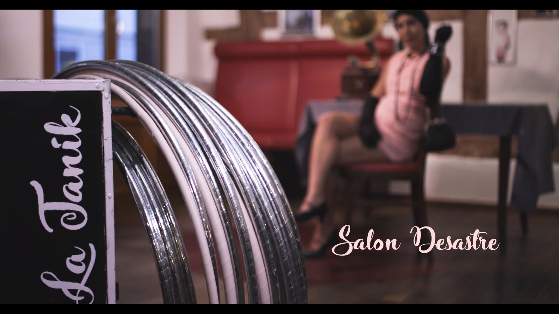 La Tanik Salon Desastre Promo 2020